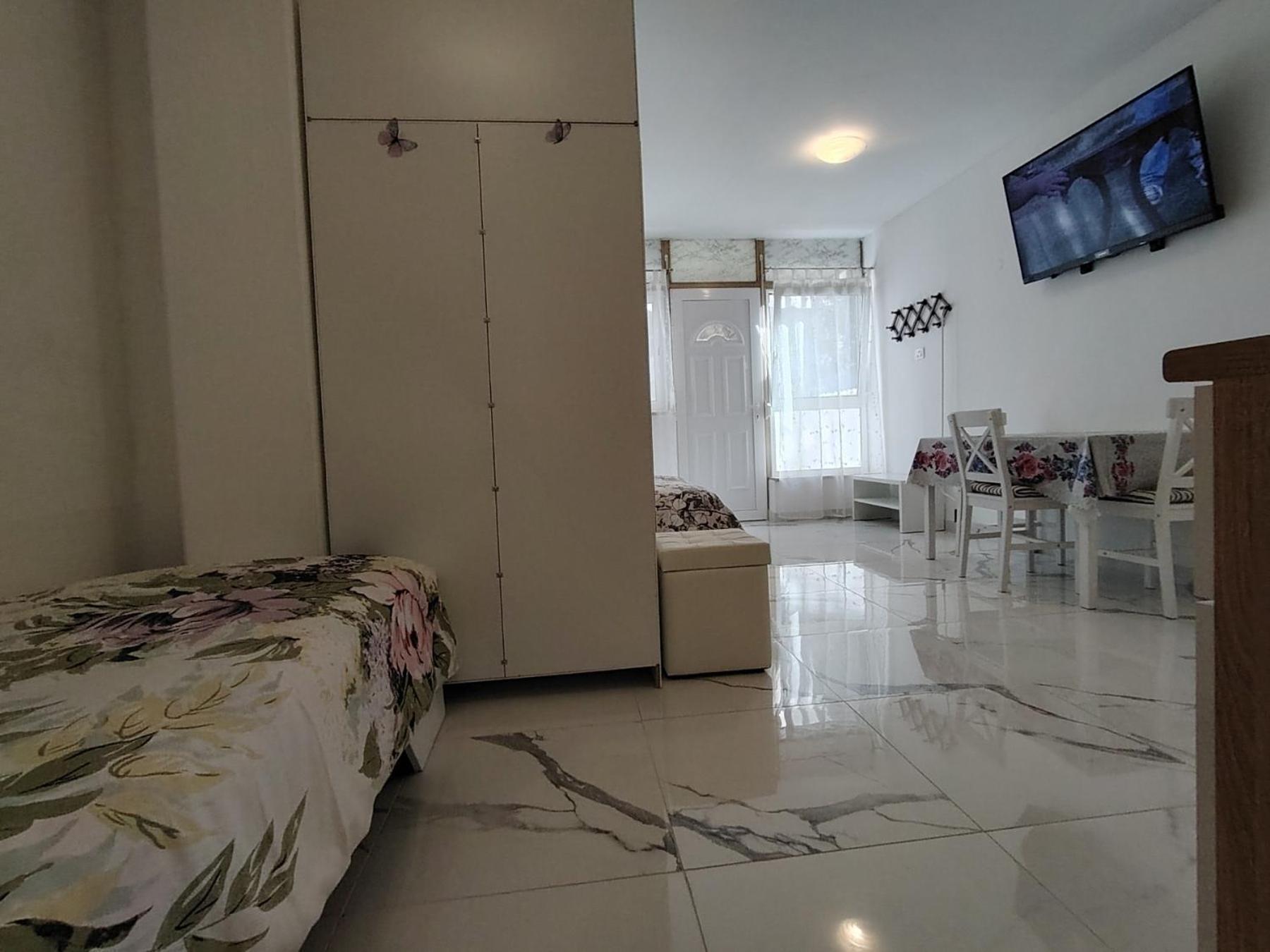 Studio-Apartman Ella โปเรช ภายนอก รูปภาพ