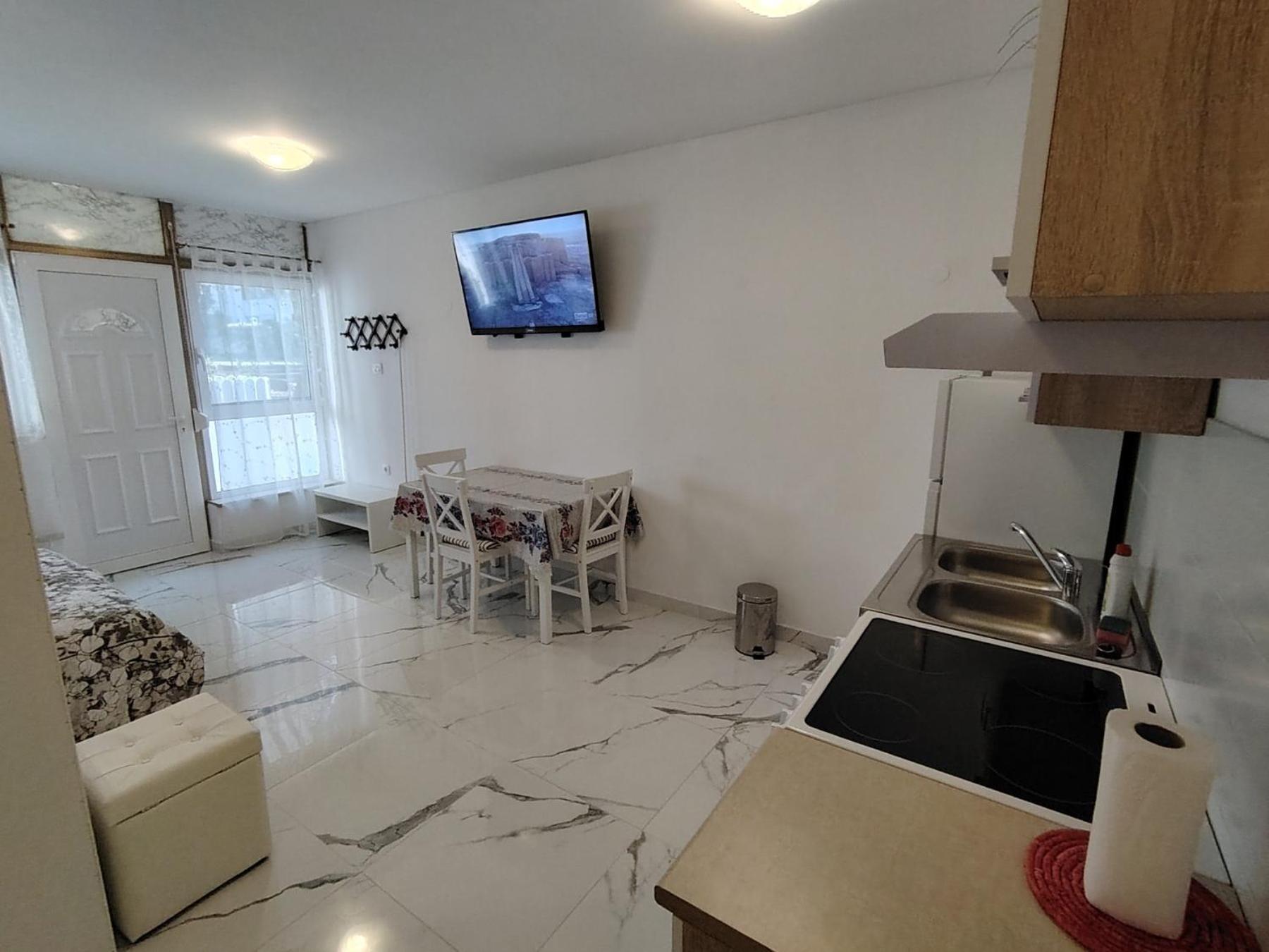 Studio-Apartman Ella โปเรช ภายนอก รูปภาพ